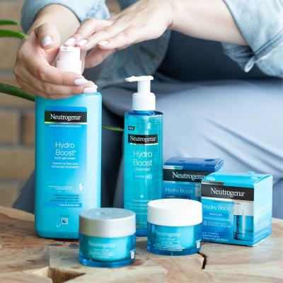 Neutrogena Hydro Boost Darčeková kazeta denný pleťový gél Hydro Boost Water Gel 50 ml + nočný pleťový krém Hydro Boost Sleeping Cream 50 ml