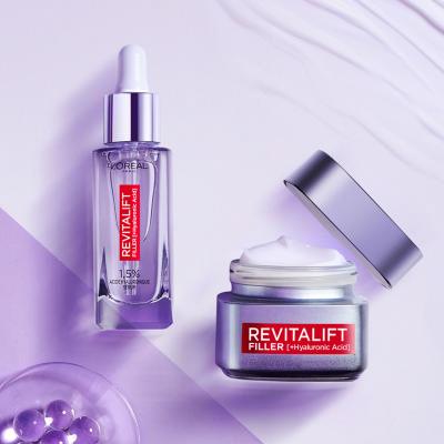 L&#039;Oréal Paris Revitalift Filler HA Deep Replumping And Restoring Volume Darčeková kazeta denný pleťový krém Revitalift Filler HA 50 ml + pleťové sérum Revitalift Filler HA Serum 30 ml + očná maska Revitalift Filler HA Cooling Eye Serum-Mask 1 ks