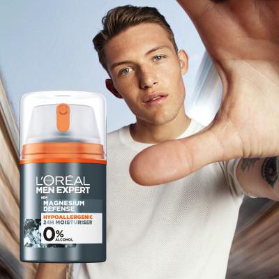 L&#039;Oréal Paris Men Expert Magnesium Defence Darčeková kazeta denný pleťový krém Men Expert Magnesium Defence 24h Moisturizer 50 ml + dezodorant Men Expert Magnesium Defence 150 ml + sprchovací gél Men Expert Magnesium Defence Shower Gel 300 ml