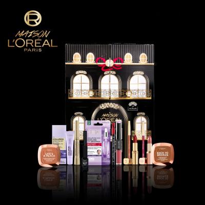 L&#039;Oréal Paris Maison Advent Calendar 2023 Darčeková kazeta špirála 8 ml + ceruzka na pery 1,2 g + lícenka 9 g + rúž 5 ml + očná linka 0,4 g + rúž 3,6 g + maska na oči 11 g + ceruzka na pery 1,2 g + bronzer 9 g + očná linka 3 ml + očný krém 15 ml + rúž 4,8 g