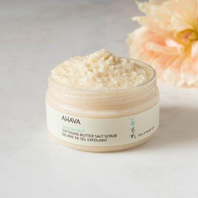 AHAVA Deadsea Salt Softening Butter Salt Scrub Telový peeling pre ženy 220 g