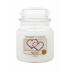 Yankee Candle Snow In Love Vonná sviečka 411 g