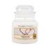 Yankee Candle Snow In Love Vonná sviečka 104 g