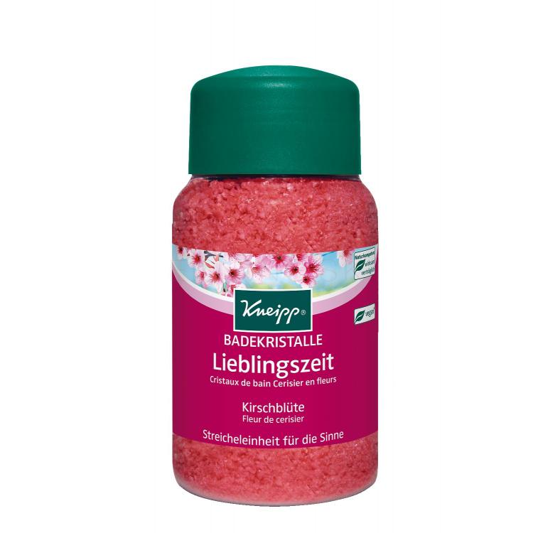 Kneipp Favourite Time Bath Salt Cherry Blossom Kúpeľová soľ pre ženy 500 g